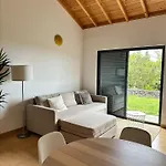 4 Seasons Casa de hóspedes 4*